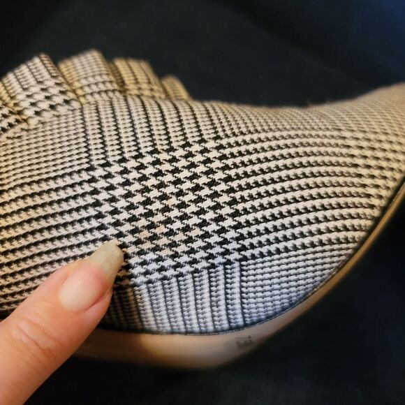 Gianni Bini Ruffled Mules Size 7.5M NWOT - Picture 4 of 11